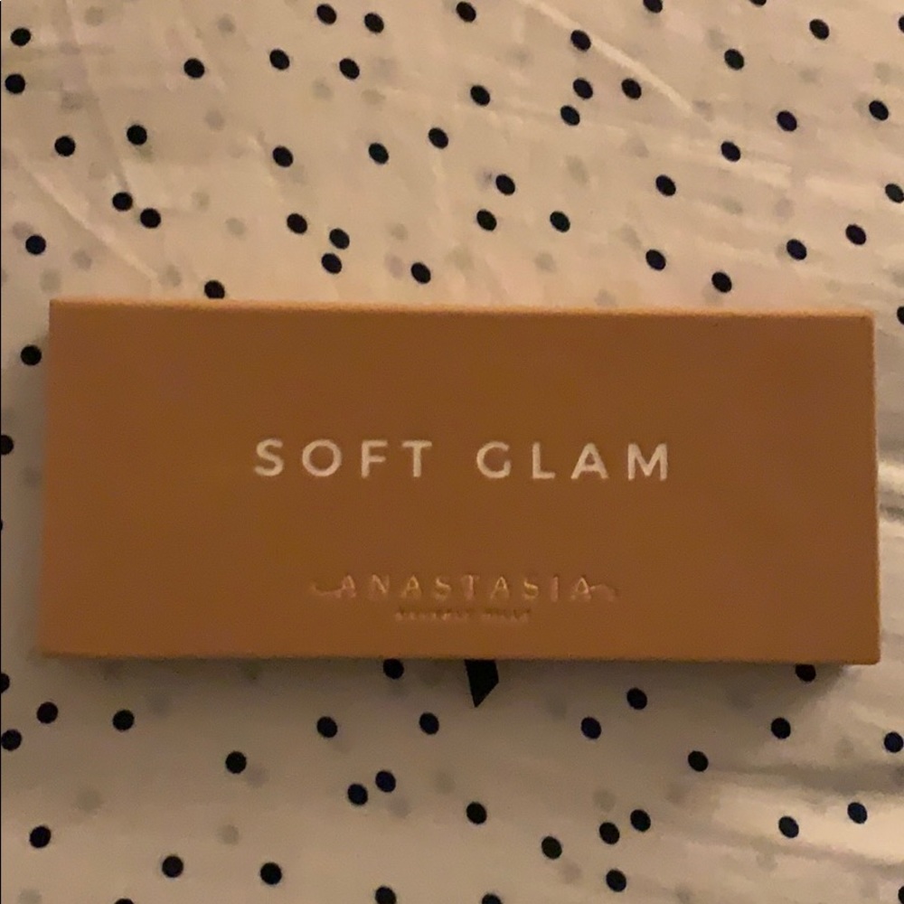 ABH Soft Glam palette